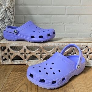 Crocs Classic Clogs In Lavendar Purple Womens 10 Mens 8